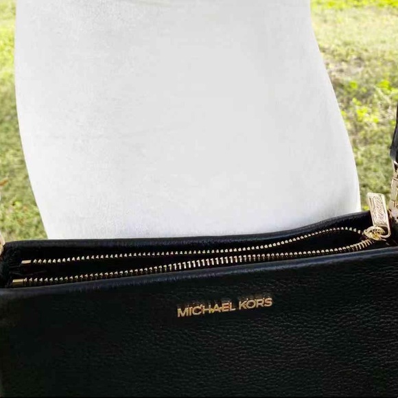 Michael Kors Crossbody Black pebbled leather - Picture 6 of 6